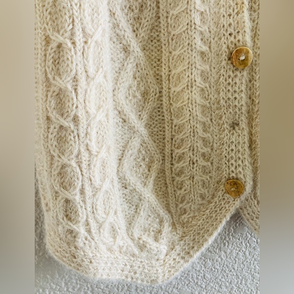 🅾️SOLD🅾️Mens Medium Sweater Vest Alpaca Wool Button Cream Ivory Squirrels Yarn - Picture 6 of 12